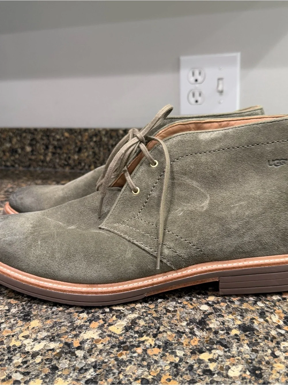 UGG Men's Olive Green Suede Chukka Boots size 13 new